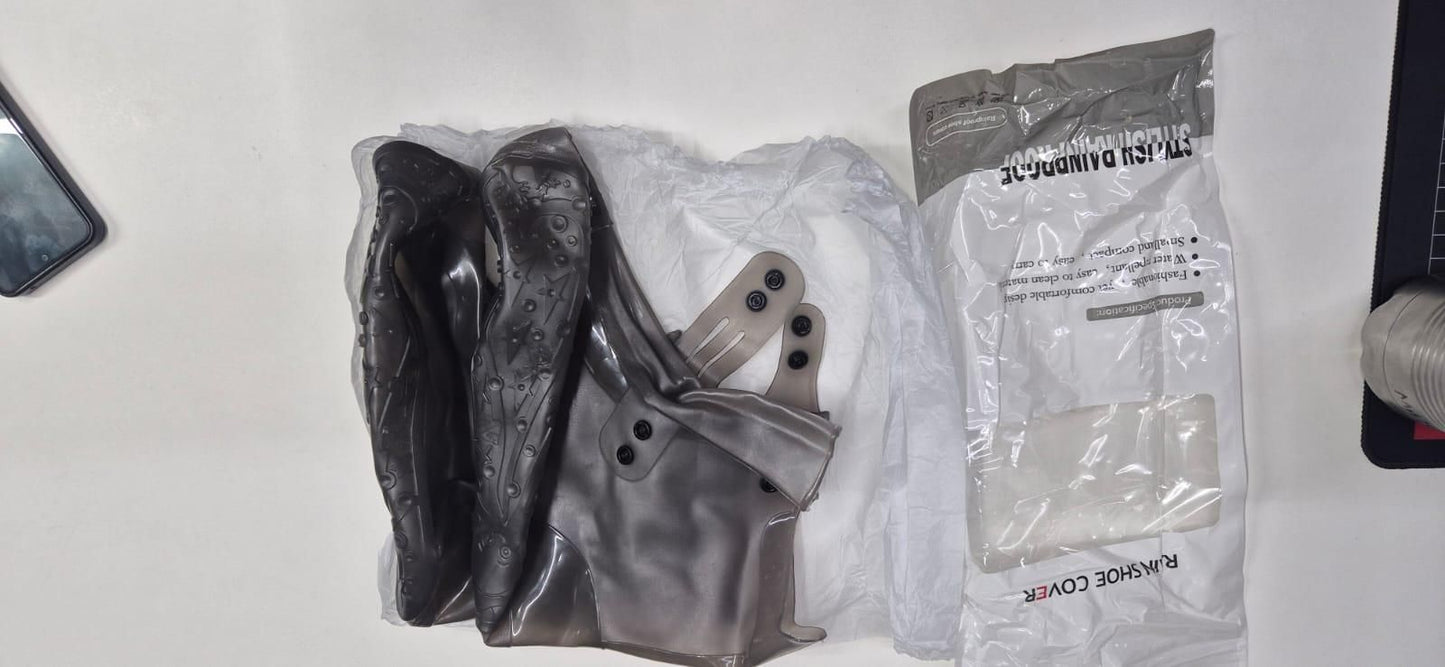 Waterproof Rain Shoe Covers with Secure Button Closure Reusable Anti-slip Boots for Muddy Wet surface